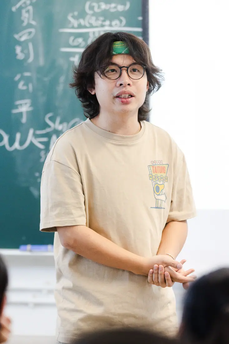 團隊：覃必添人像